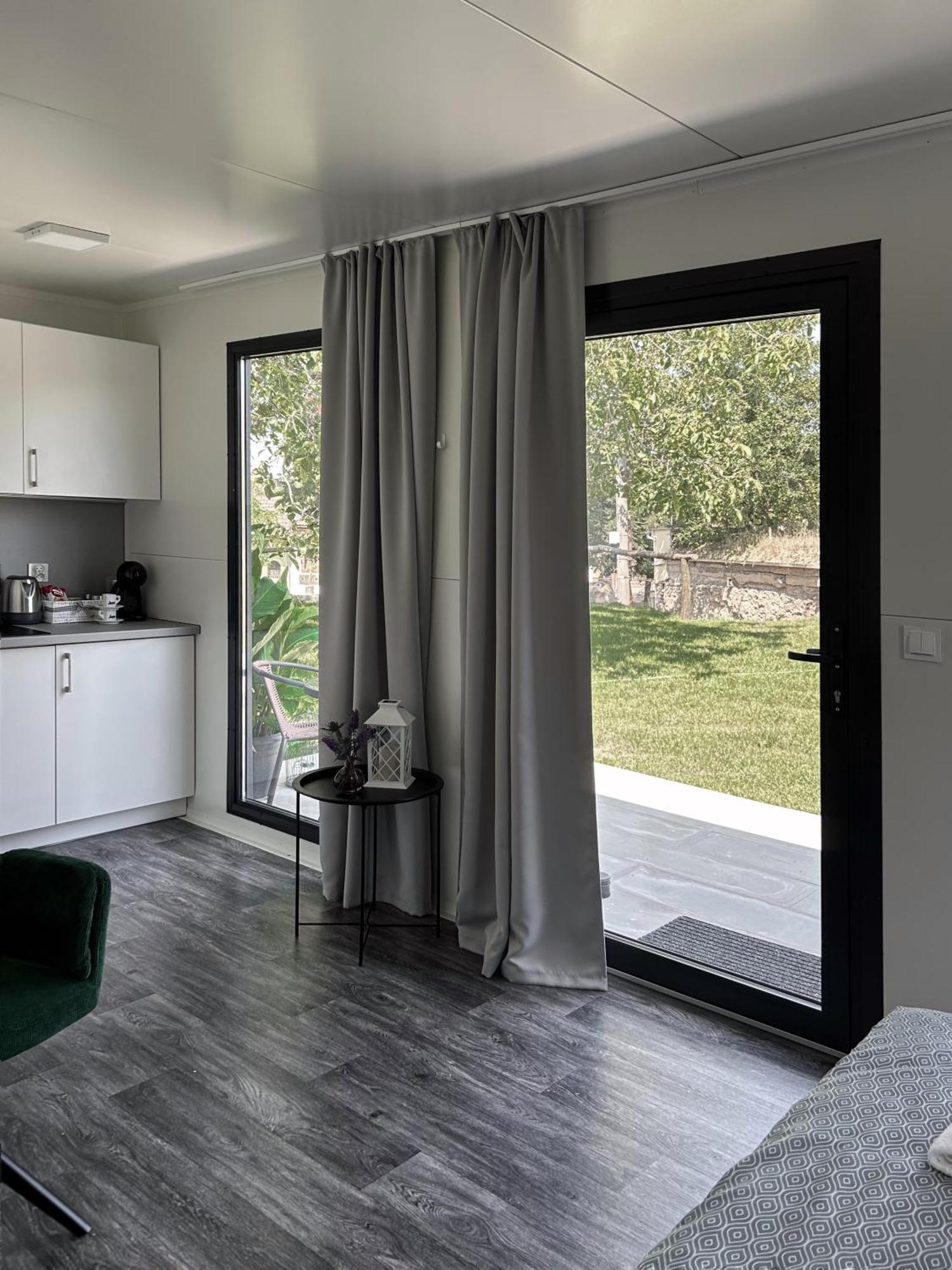Tiny House Mezi Sklepy Apartman Kobylí Kültér fotó