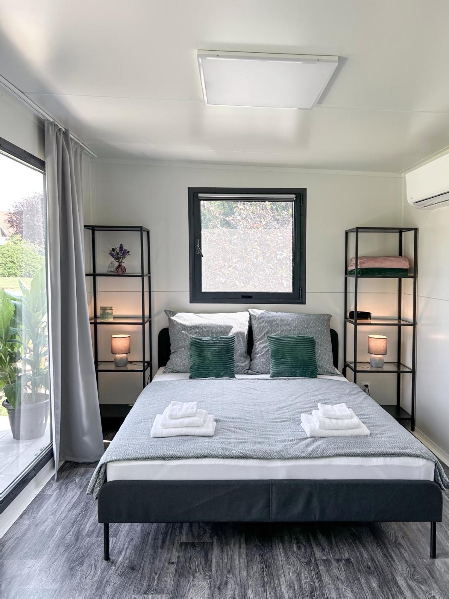 Tiny House Mezi Sklepy Apartman Kobylí Kültér fotó