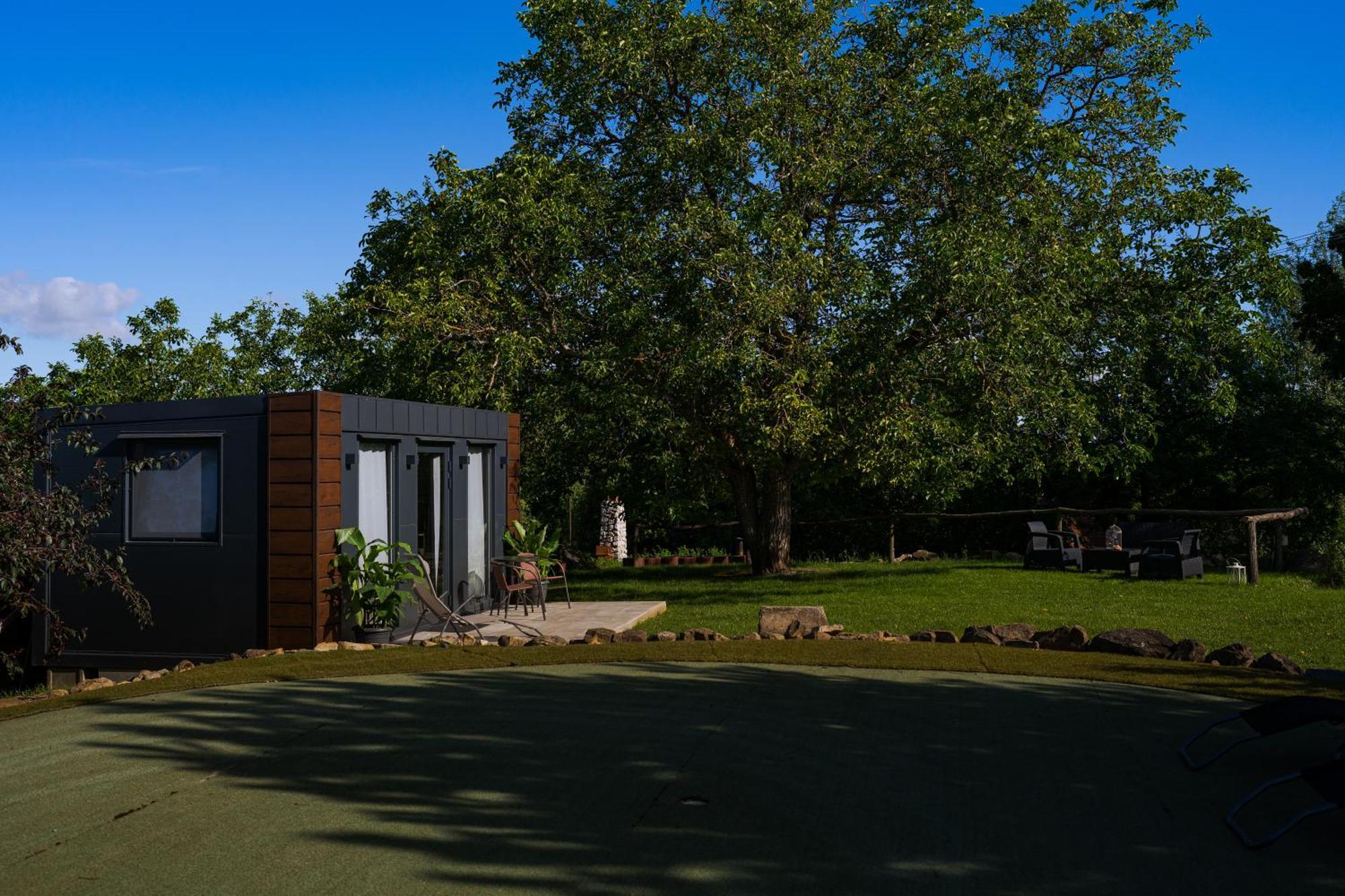 Tiny House Mezi Sklepy Apartman Kobylí Kültér fotó